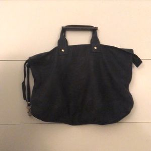 CLARE V navy messenger bag